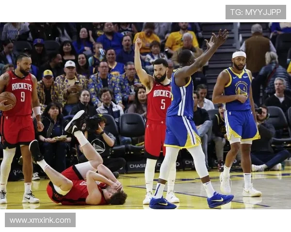 阿门对裁判判罚感到震惊半场4犯需更加谨慎应对挑战